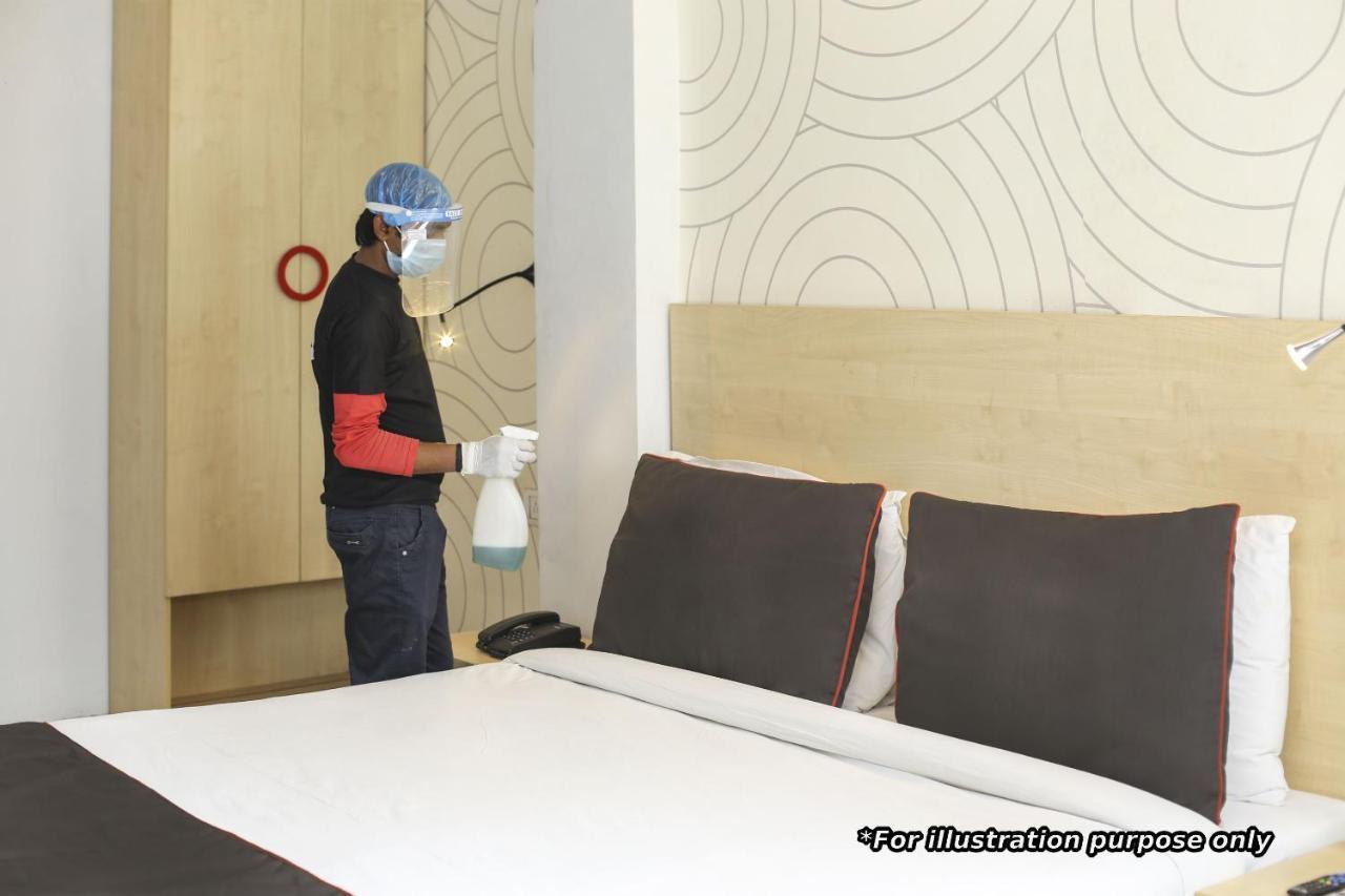 נאווי מומבאי Oyo 78245 Collection O Hotel Crown Inn מראה חיצוני תמונה