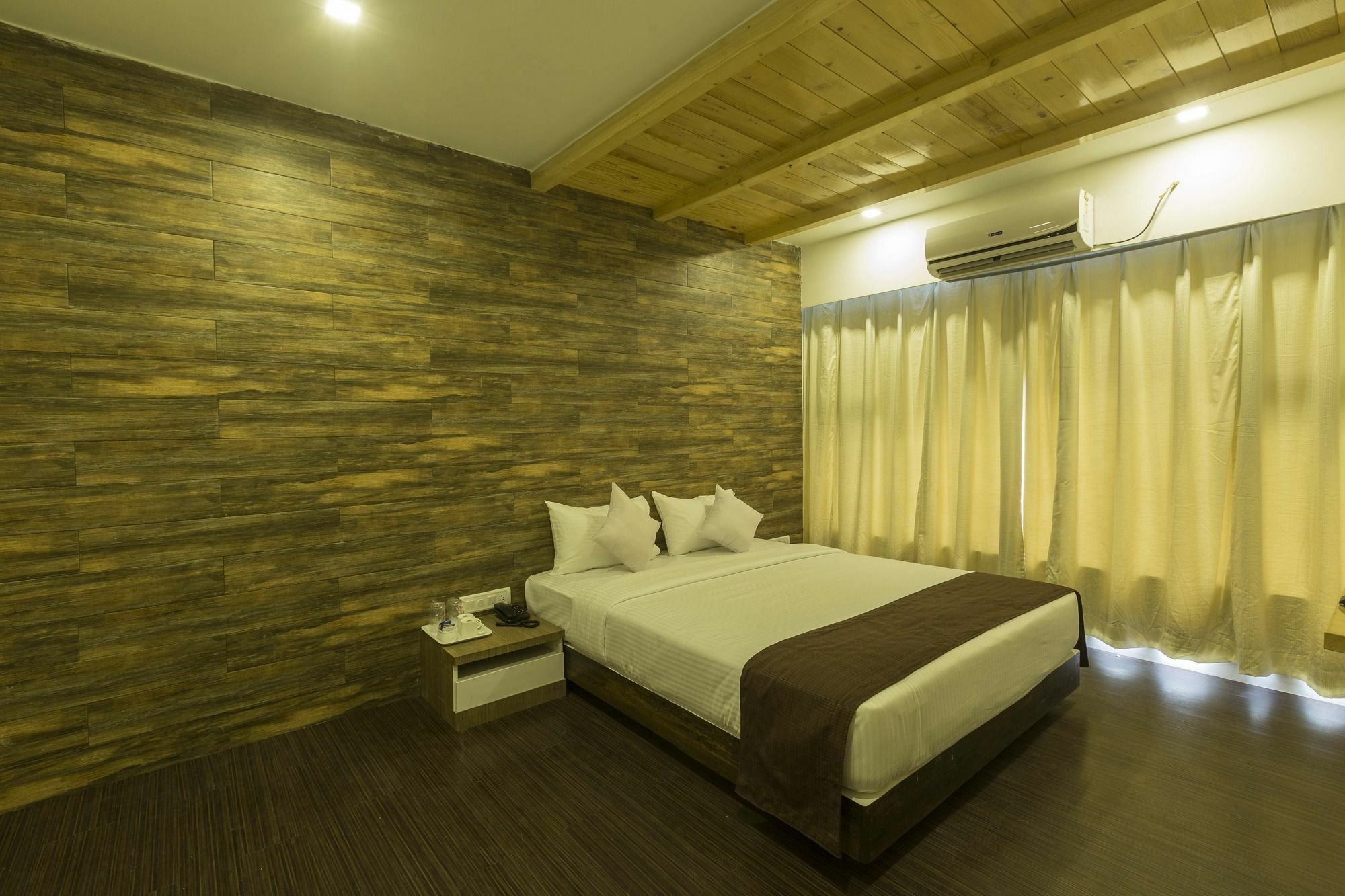 נאווי מומבאי Oyo 78245 Collection O Hotel Crown Inn מראה חיצוני תמונה