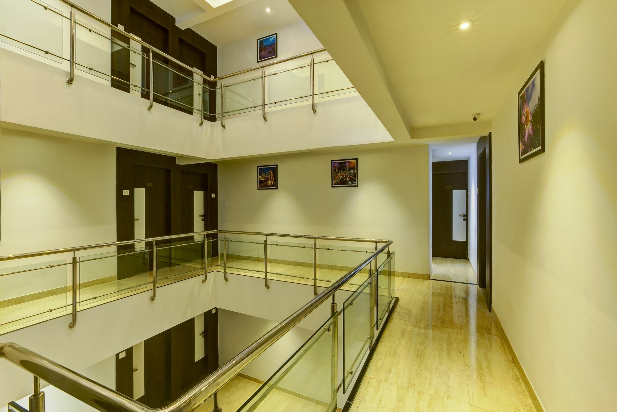 נאווי מומבאי Oyo 78245 Collection O Hotel Crown Inn מראה חיצוני תמונה