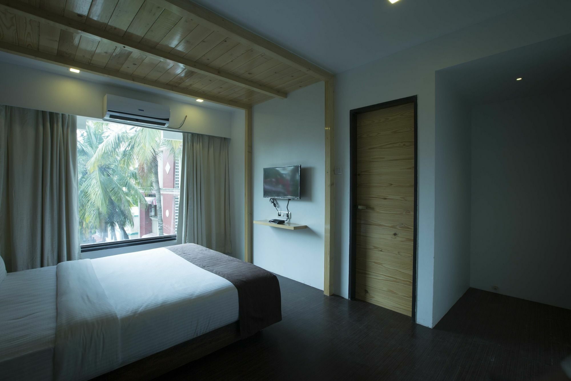 נאווי מומבאי Oyo 78245 Collection O Hotel Crown Inn מראה חיצוני תמונה