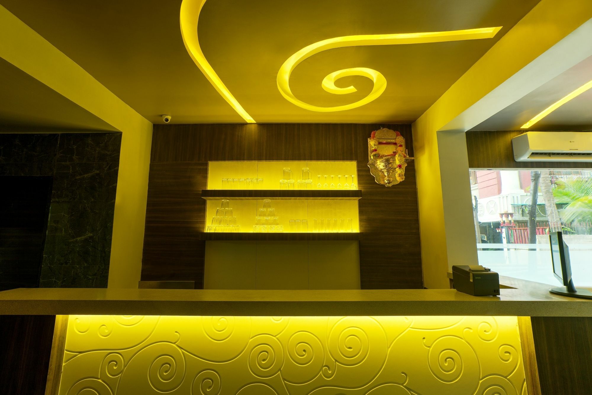 נאווי מומבאי Oyo 78245 Collection O Hotel Crown Inn מראה חיצוני תמונה