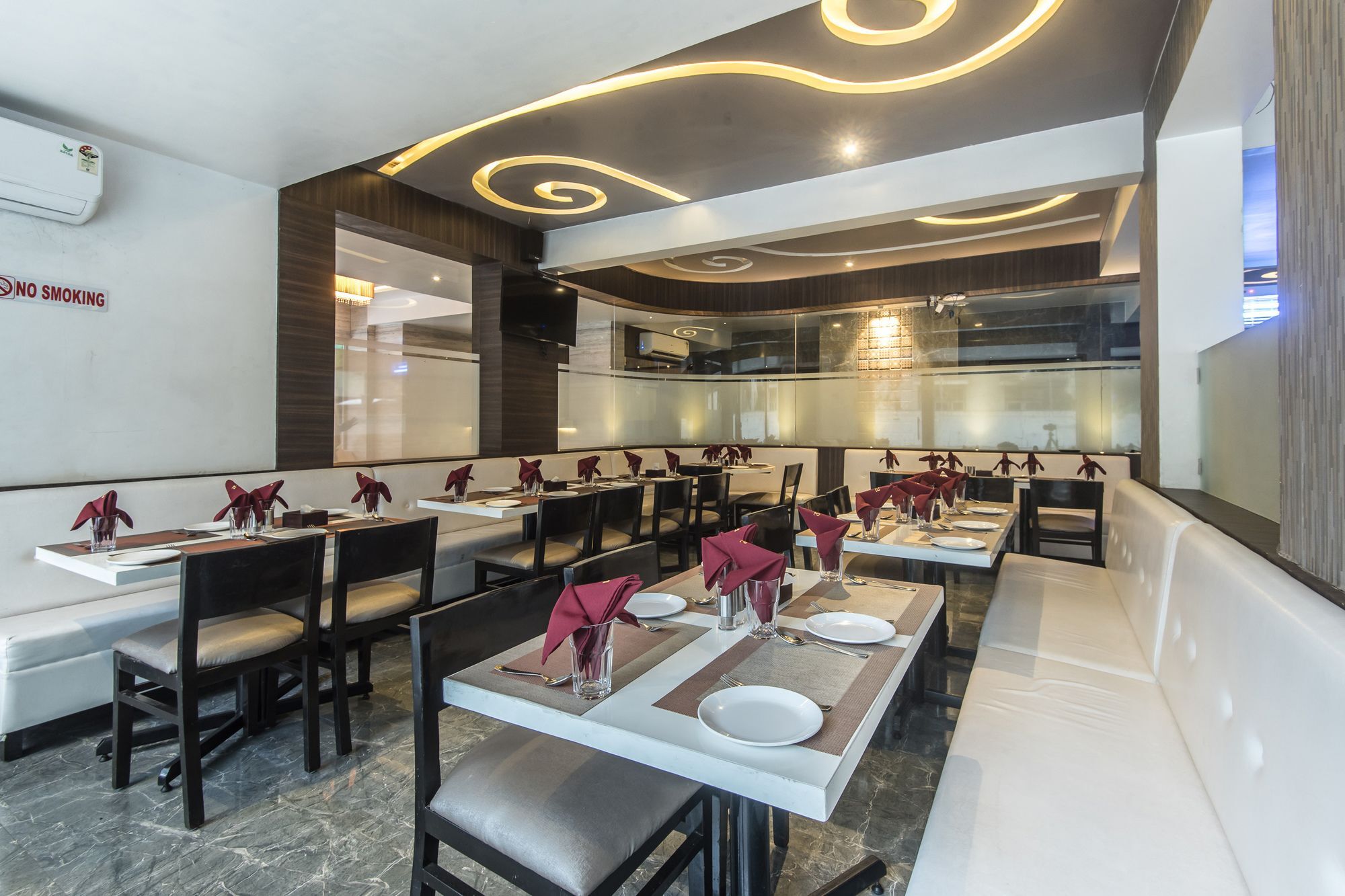 נאווי מומבאי Oyo 78245 Collection O Hotel Crown Inn מראה חיצוני תמונה