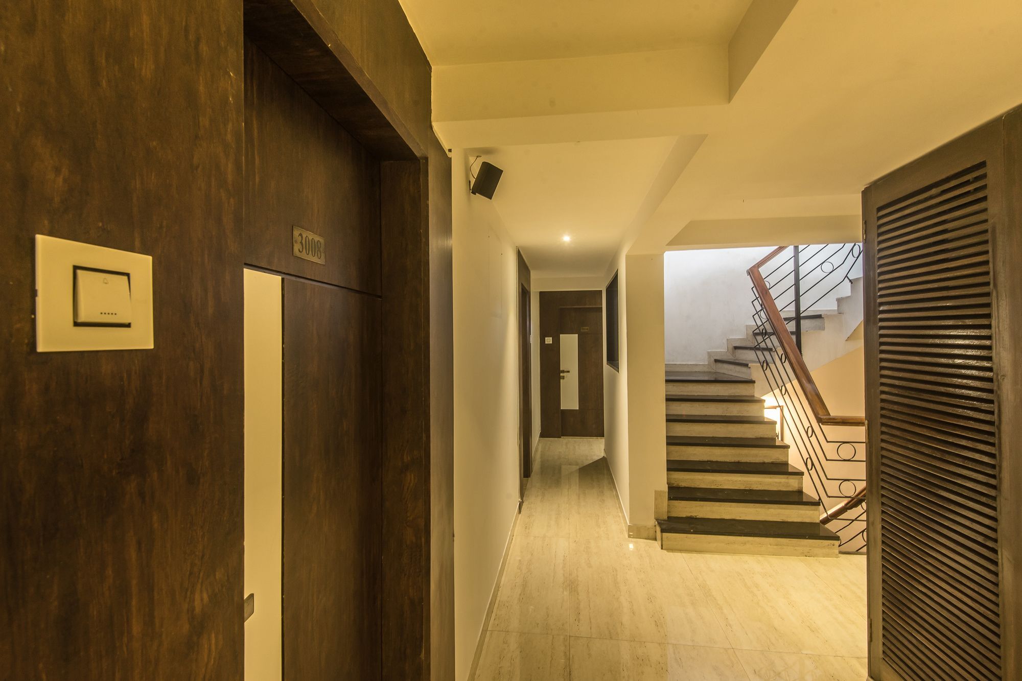 נאווי מומבאי Oyo 78245 Collection O Hotel Crown Inn מראה חיצוני תמונה