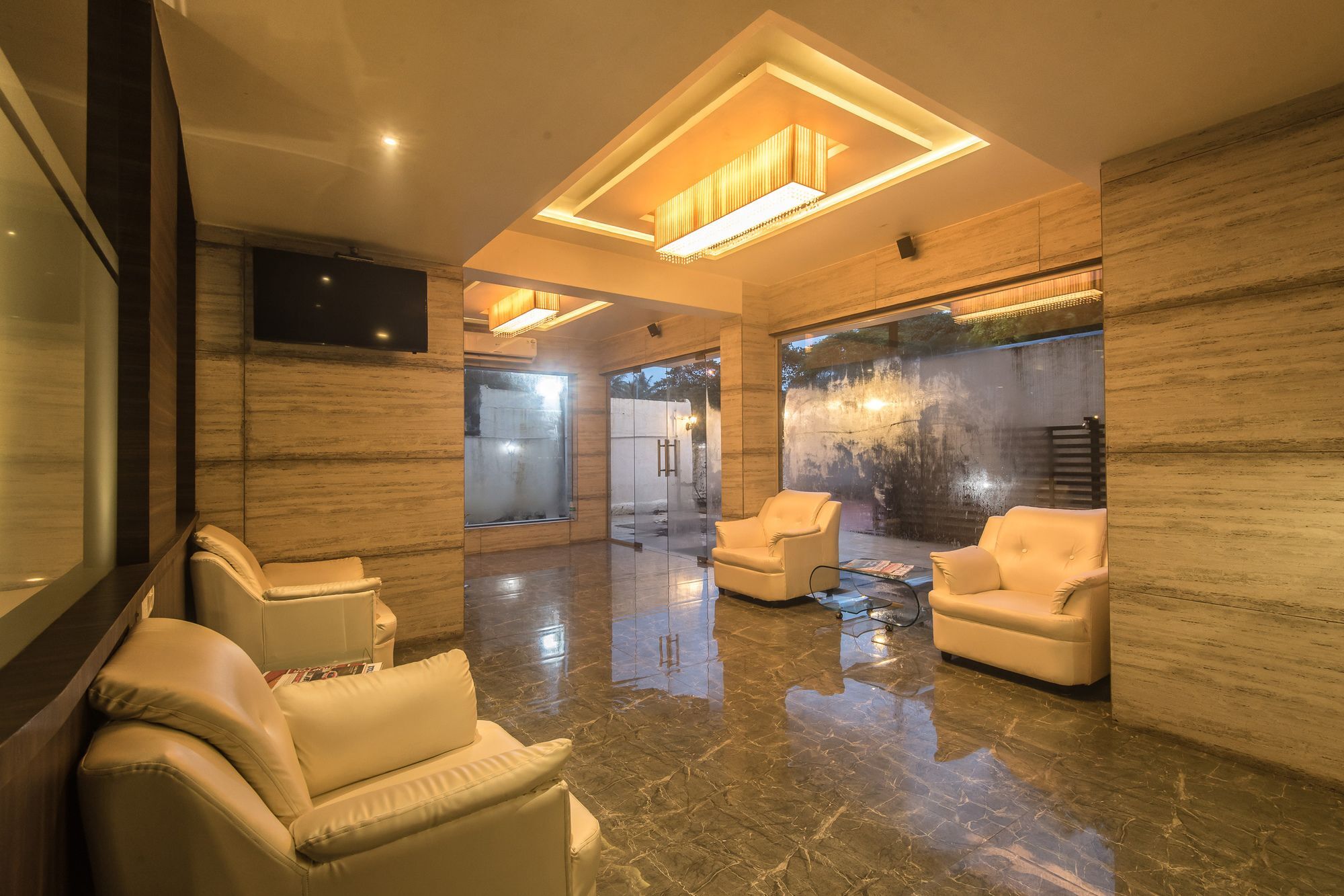 נאווי מומבאי Oyo 78245 Collection O Hotel Crown Inn מראה חיצוני תמונה