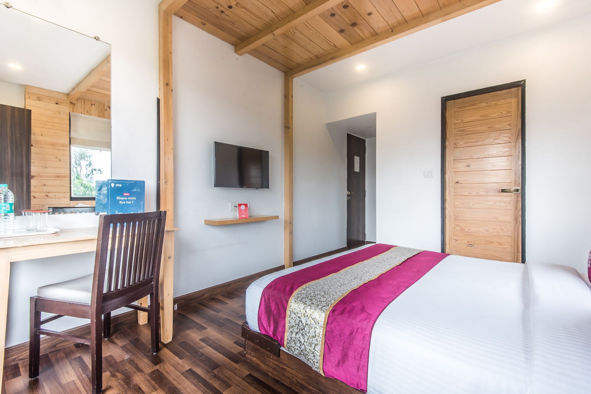 נאווי מומבאי Oyo 78245 Collection O Hotel Crown Inn מראה חיצוני תמונה