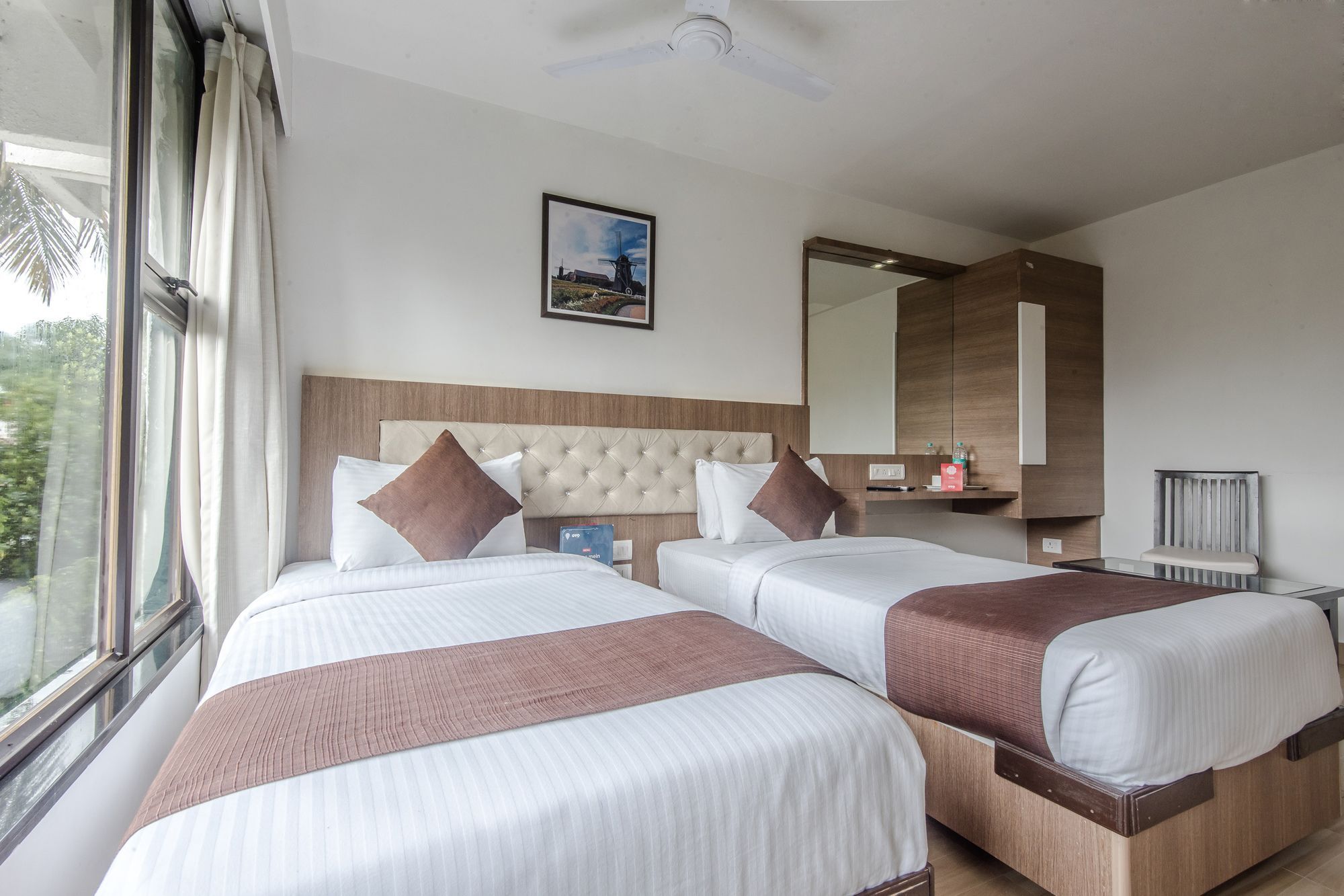 נאווי מומבאי Oyo 78245 Collection O Hotel Crown Inn מראה חיצוני תמונה