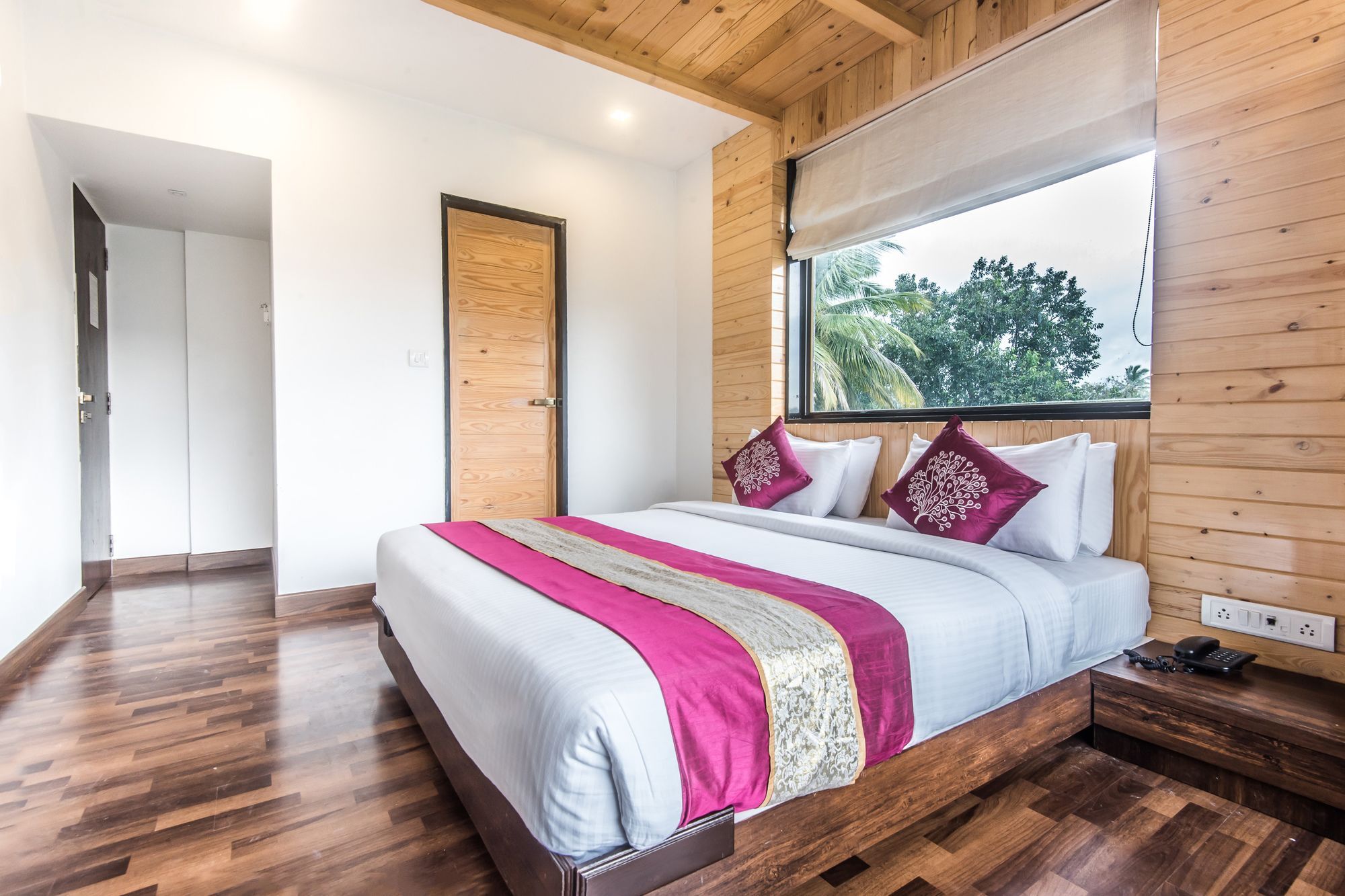 נאווי מומבאי Oyo 78245 Collection O Hotel Crown Inn מראה חיצוני תמונה